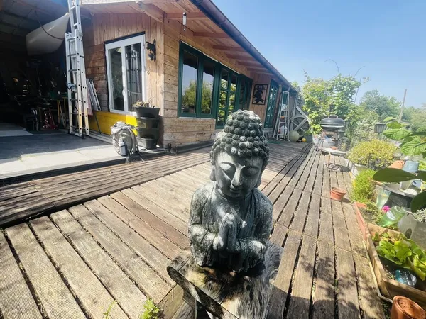 Chalet de pêche au bord de l'eau ? Étangs de Boigny ? Baulne