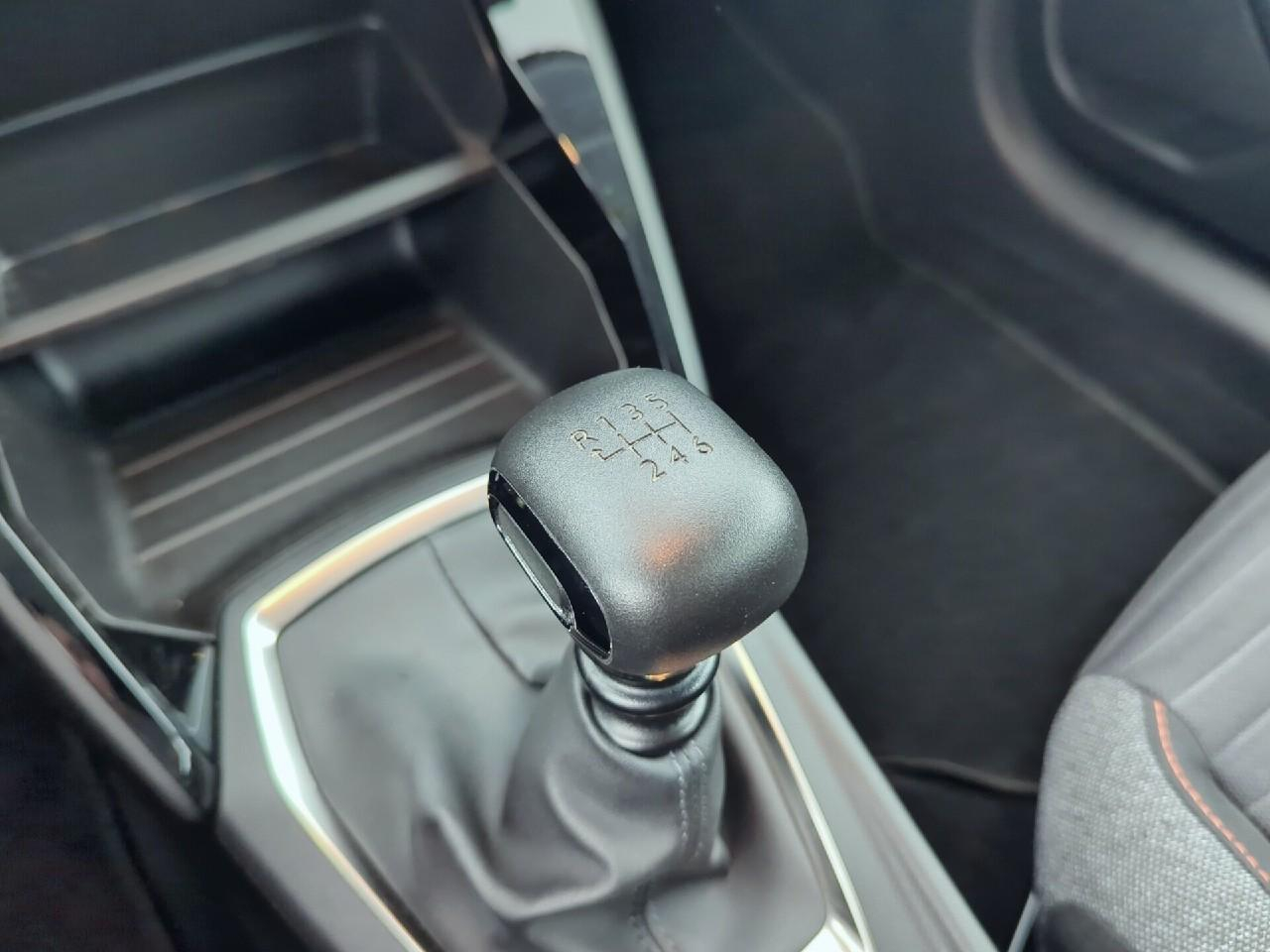 Peugeot 208 puretech 100 s&s bvm6 active — photo 31