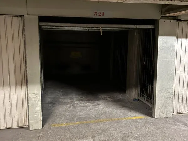 BOX sécurisé + BIP à 200 m du métro mairie Montreuil