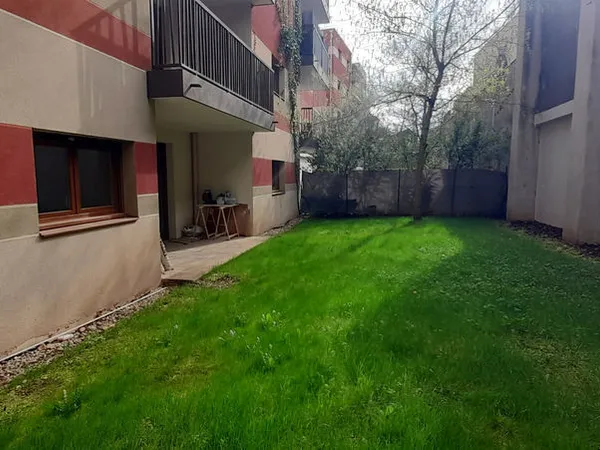 RDJ APPARTEMENT T4.Terrasse et jardin. Garage