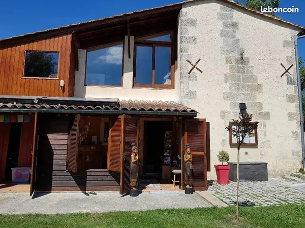 Maison 10 pièces 280 m²