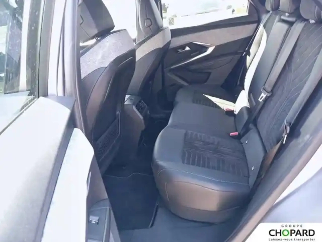 Peugeot 3008 hybrid 136 e-dcs6 — photo 18