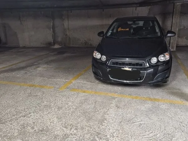 Place parking Proche Arènes et Palais Congrès
