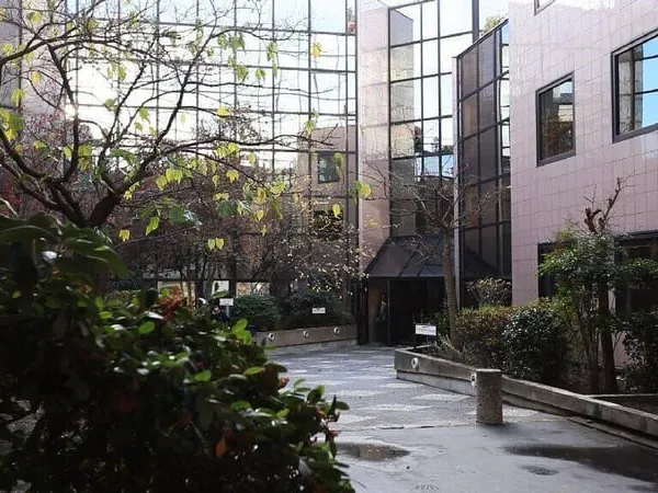 Bureau 4931 m²