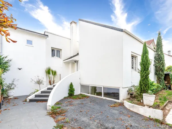 Maison 9 pièces 252 m²