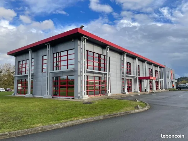 Bureaux 900 m²