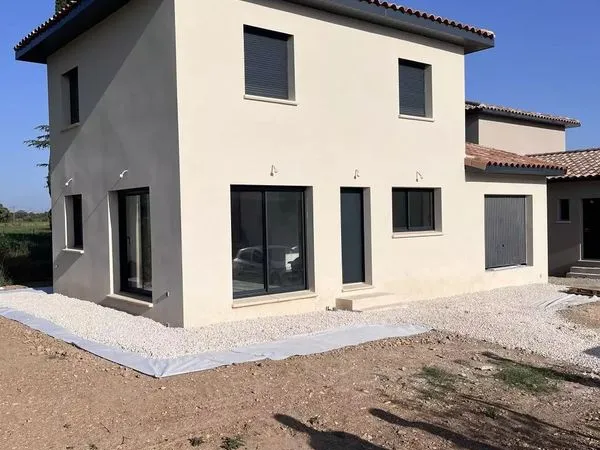 Villa neuve à Montignargues