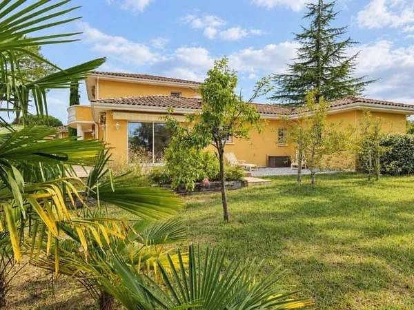 Maison 6 pièces 210 m²
