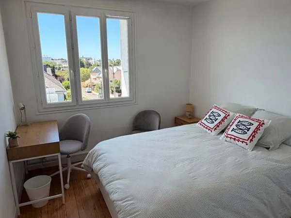 Chambre meublée - colocation 3 pers. - Vannes gare - disponible septembre
