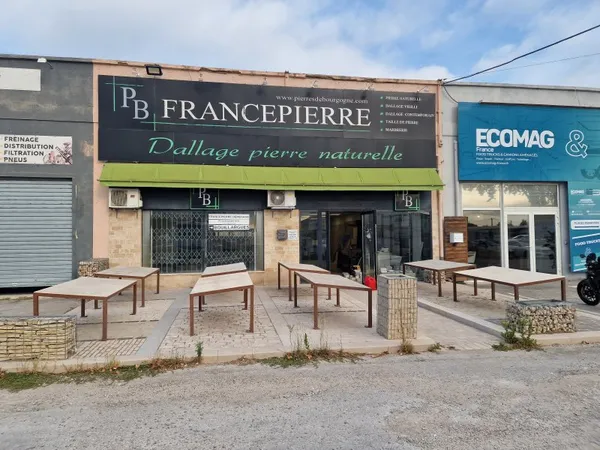 Local commercial 120 m²