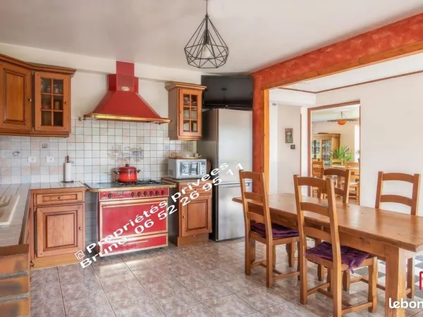 Maison 7 pièces 215 m²