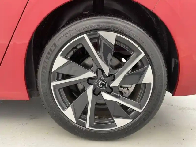 Peugeot 308 hybrid 145 e-dcs6 — photo 16