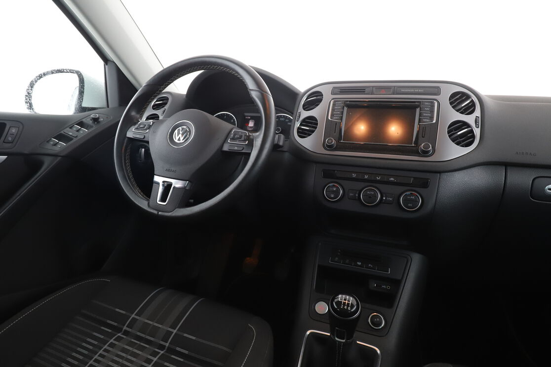 Volkswagen Tiguan 2.0 TDI BlueMotion Tech Lounge — photo 12