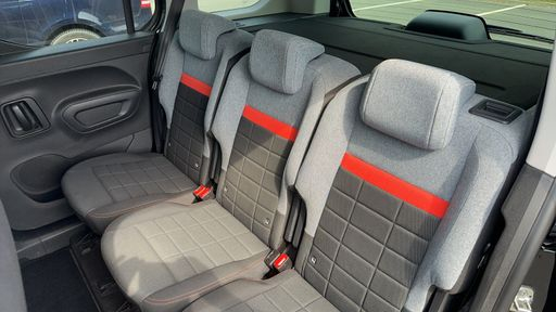 Citroen Berlingo 1.5 BlueHDi 130 EAT8 - Ambiance Xtr – 2025 – 33355 km – Diesel – Boîte Automatique — photo 30