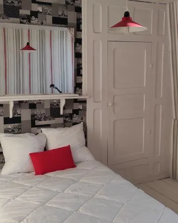 Chambre meublée