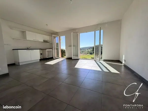 Appartement 4 pièces 77 m²