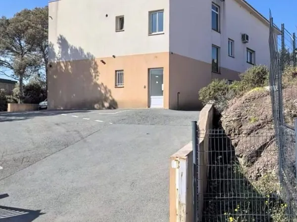 Local d'activité 44 m²