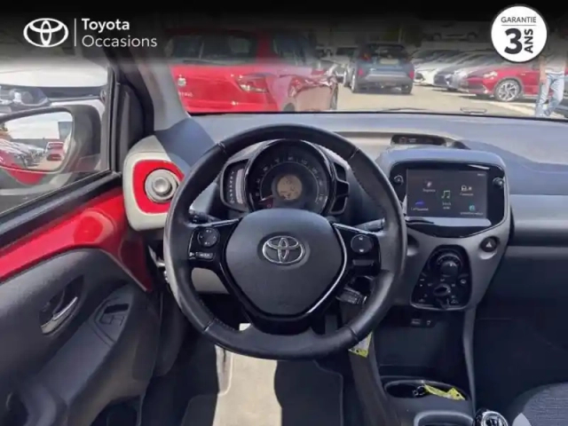 Toyota Aygo 1.0 vvt-i 72ch x-play 5p my20 — photo 9