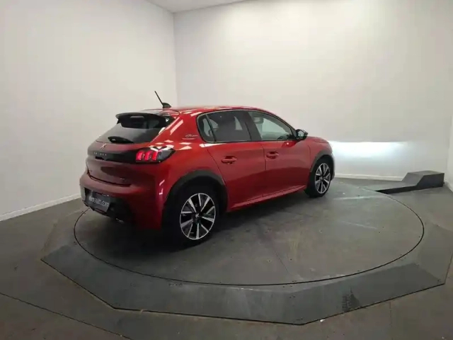 Peugeot 208 puretech 100 s&amp;s bvm6 — photo 4