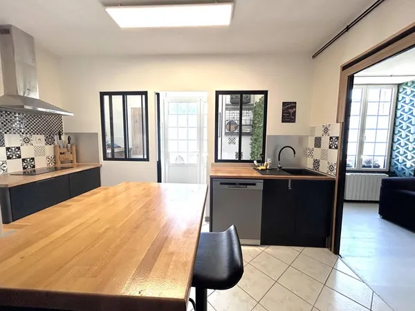 Maison rénovée 2 chambres + grenier aménageable à Fleuré
