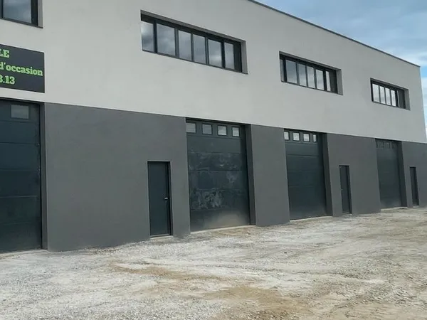 Loue dépôt 140m2 pleine ZAC
