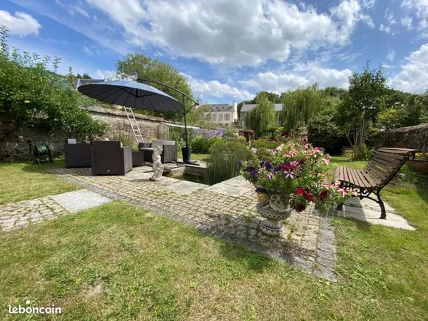 Maison de ville en viager 6 pièces 216 m²