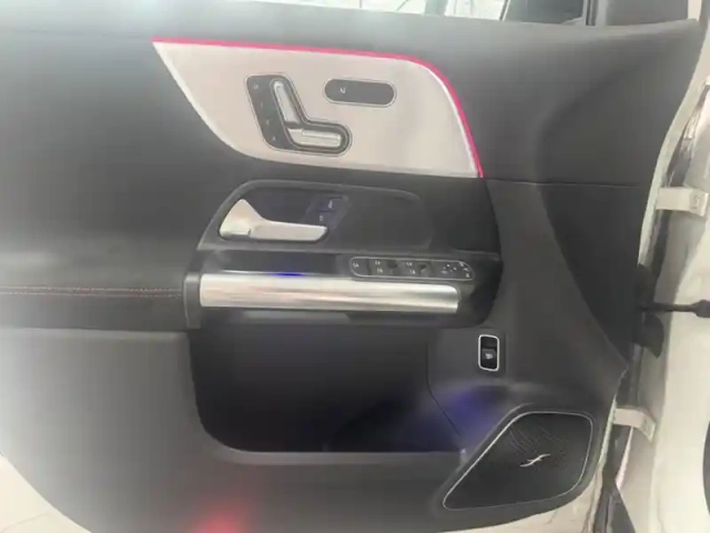 Mercedes Gla 200 d amg line — photo 15