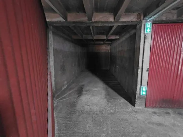 Parking 13 m²