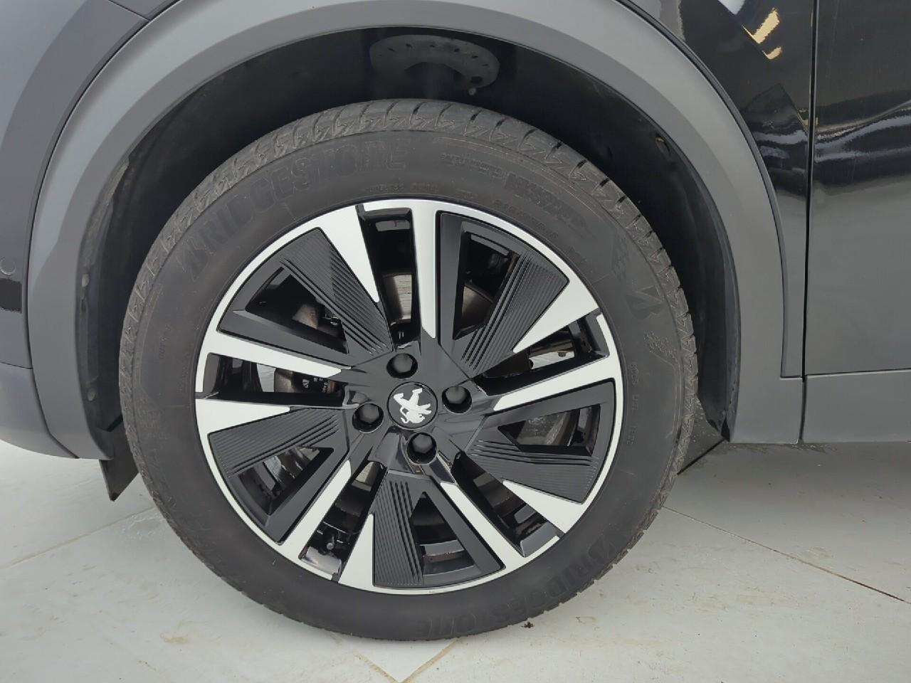 Peugeot 2008 puretech 155 s&s eat8 gt pack — photo 29