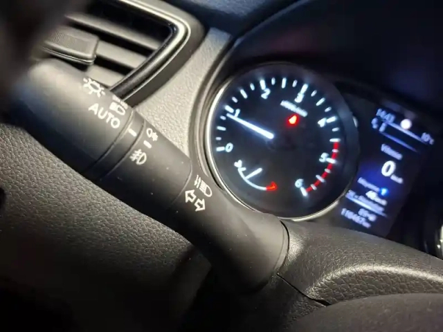 Nissan X-Trail dci 150 7pl — photo 31