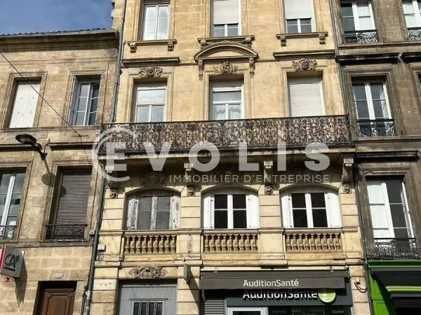 Bureaux 84 m²