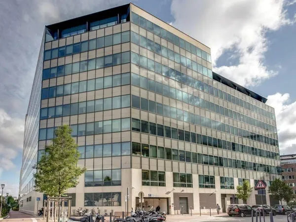 Bureaux 19055 m²