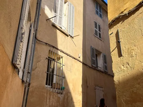 Vends studio centre historique Aix en Provence