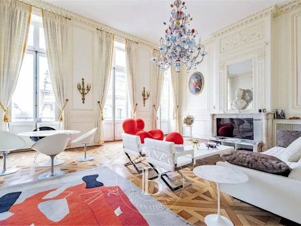 Appartement 5 pièces 151 m²