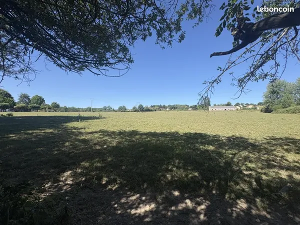 Terrain 1 150 m² Saint Nexans