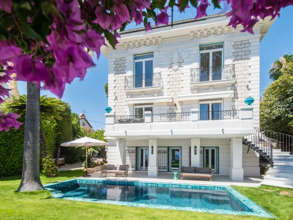 Maison 5 pièces 300 m²
