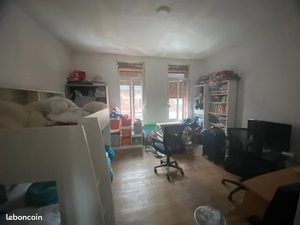 Maison 4 chambres avec petite cour 695