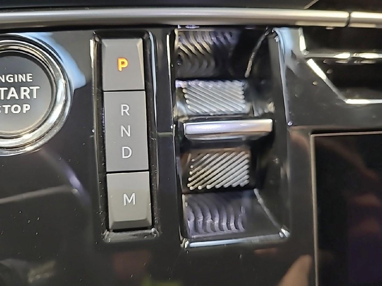 Peugeot 3008 hybrid 136 e-dcs6 gt — photo 17