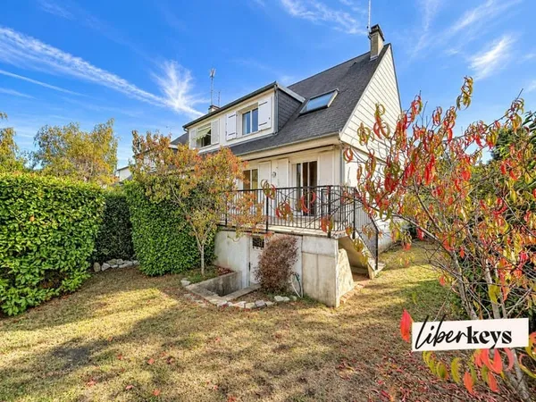 A VENDRE À SAINT-JEAN-DE-LA-RUELLE (45140) - MAISON 5 PIÈCES - 3 CHAMBRES - TERRASSE - SOUS-SOL TOTA