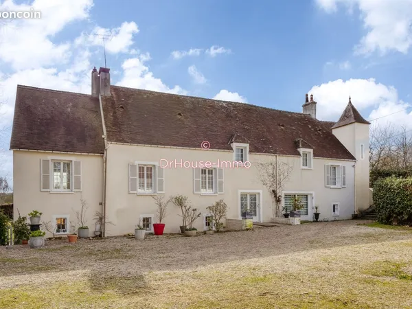 Maison 9 pièces 335 m²