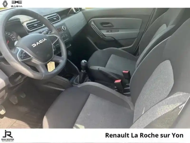 Dacia Duster 1.0 eco-g 100ch essential 4x2 — photo 3