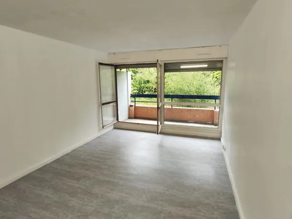 LOCATION APPARTEMENT STUDIO NIMES EST NIMES