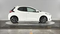 Toyota Yaris 116h Design 5p MY21 — photo 4