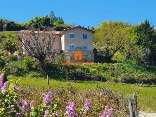 Maison 6 pièces 370 m²