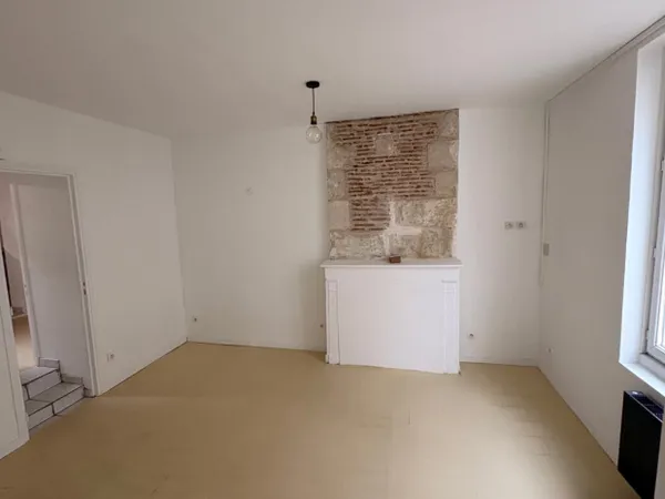 Studio rénové Tours centre