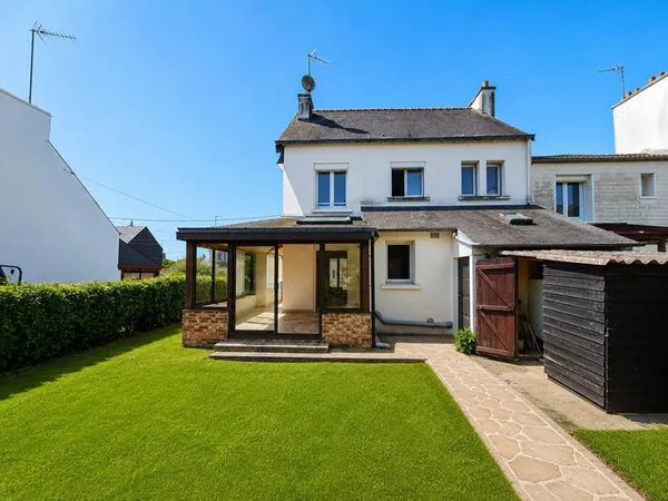 MAISON DE 82 m2 AVEC VÉRANDA CHAUFFÉE de 17 m2 - JARDIN - GARAGE AMÉNAGEABLE - IMPASSE TRES CALME