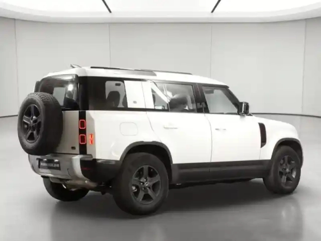 Land Rover Defender 110 2.0 d240 s — photo 4