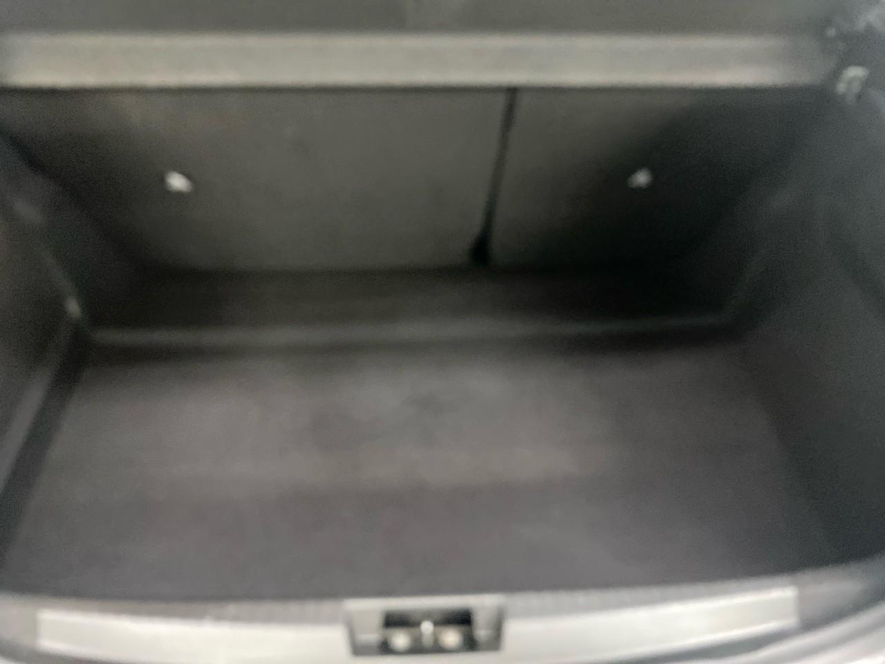 Peugeot 208 puretech 75 s&s bvm5 like — photo 14