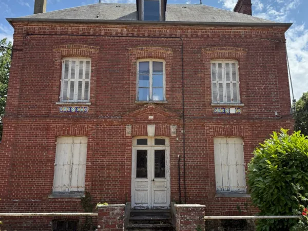 Maison de Maître de 1901 à rénover - Charme, authenticité et potentiel - À 8 min de la gare de Berna