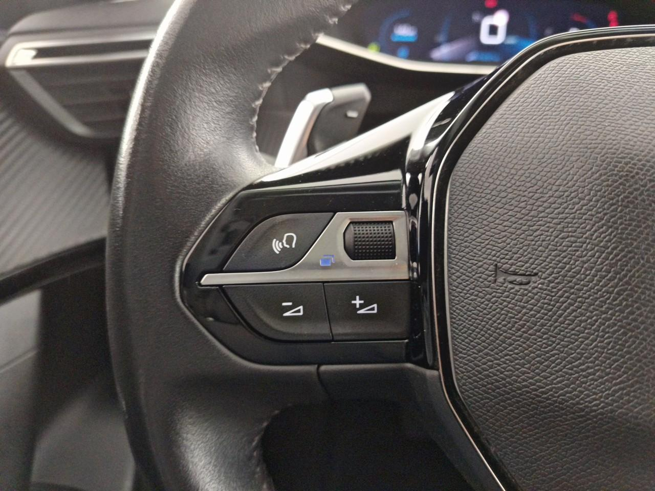 Peugeot 2008 puretech 130 s&s eat8 allure pack — photo 17